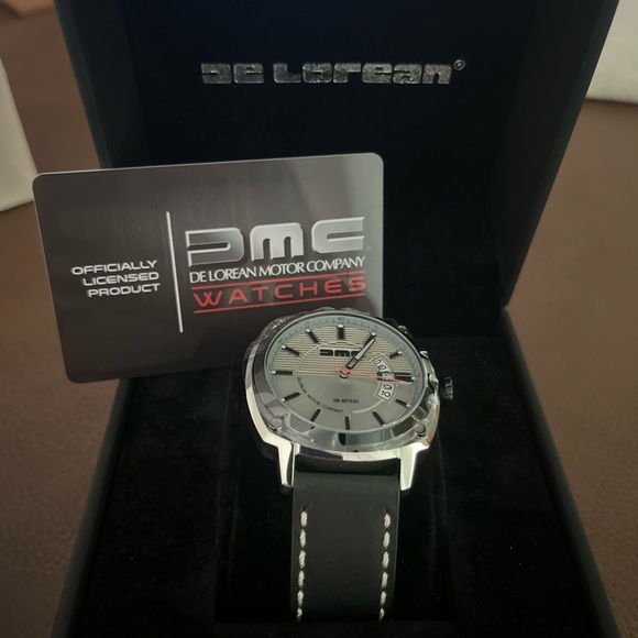 New watch DMC Back to the future !!! - Picture 1 of 5